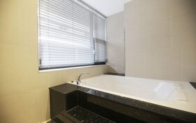 Gongju Hotel Moon