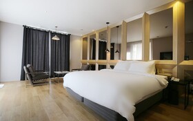 Gongju Hotel Moon