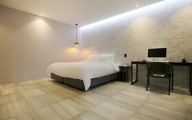 Gongju Hotel Moon
