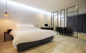 Gongju Hotel Moon