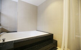 Gongju Hotel Moon