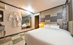 Gongju Khai Hotel