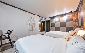 Gongju Khai Hotel