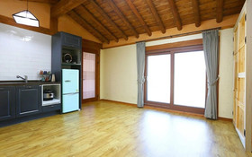 Gongju Sangsin Heuljip Pension
