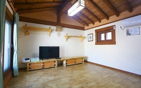 Gongju Sangsin Heuljip Pension