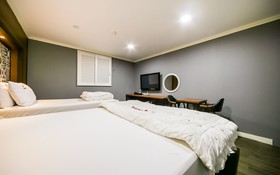 Gumi Bonggokdong Cello