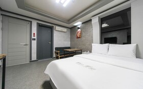 Gumi Geumosan Pink Rose