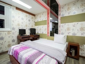 High Sense Motel