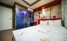 Q9 Motel