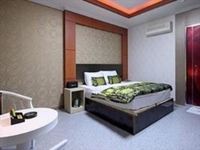 Q9 Motel