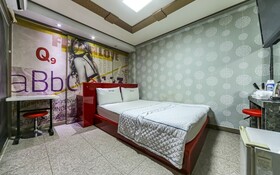 Q9 Motel