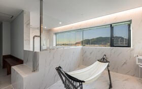 Gunsan Raonhaje Hotel