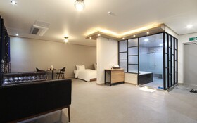 Gunsan Zaza Drive In Motel