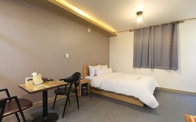 Gunsan Zaza Drive In Motel