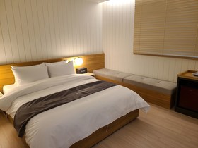 7 Bricks Hotel