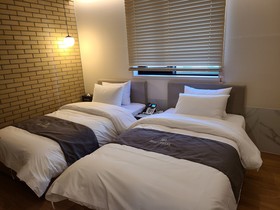 7 Bricks Hotel