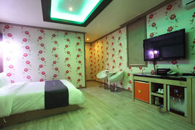 Chocolate Hotel