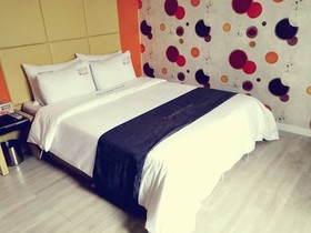 Chocolate Hotel