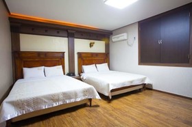 Goodstay Hotel Banana