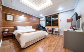 Gwangju Sangmu Alice Business Hotel