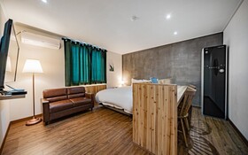 Urban Life Hotel