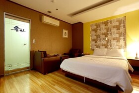 All-In Hotel