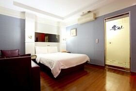 All-In Hotel