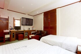 All-In Hotel