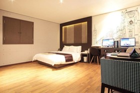 Art 1 Hotel