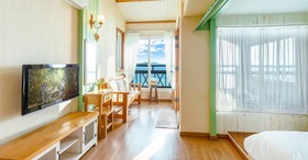 Ganghwa Hana & Alice Spa Pension