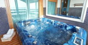 Ganghwa Hana & Alice Spa Pension