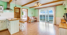 Ganghwa Hana & Alice Spa Pension