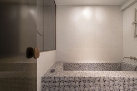 Glam Hotel