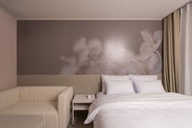 Glam Hotel