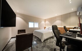 Grand Motel