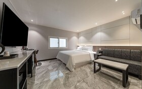 Grand Motel