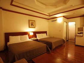 Incheon Airport Queen