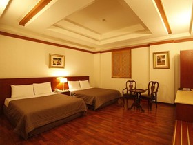 Incheon Airport Queen