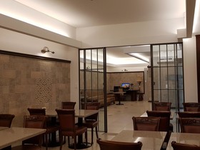 Incheon Airport Queen