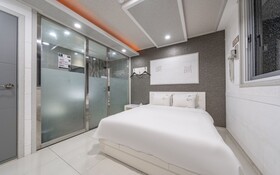 Incheon Crystal Hotel