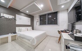 Incheon Crystal Hotel