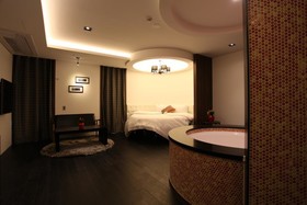 R. Lee Suite Hotel Ganseok