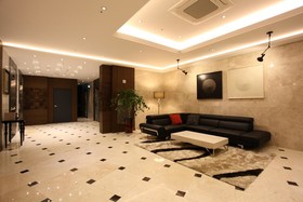 R. Lee Suite Hotel Ganseok