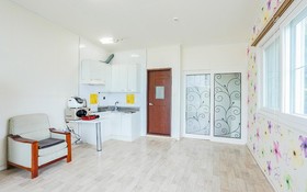 Seokmodo Beach White House Pension