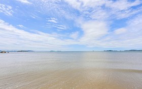 Seokmodo Beach White House Pension