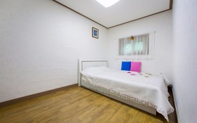 Seokmodo White Wing Pension