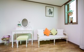 Seokmodo White Wing Pension