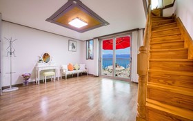 Seokmodo White Wing Pension