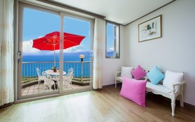 Seokmodo White Wing Pension