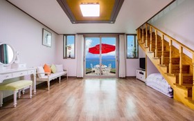 Seokmodo White Wing Pension